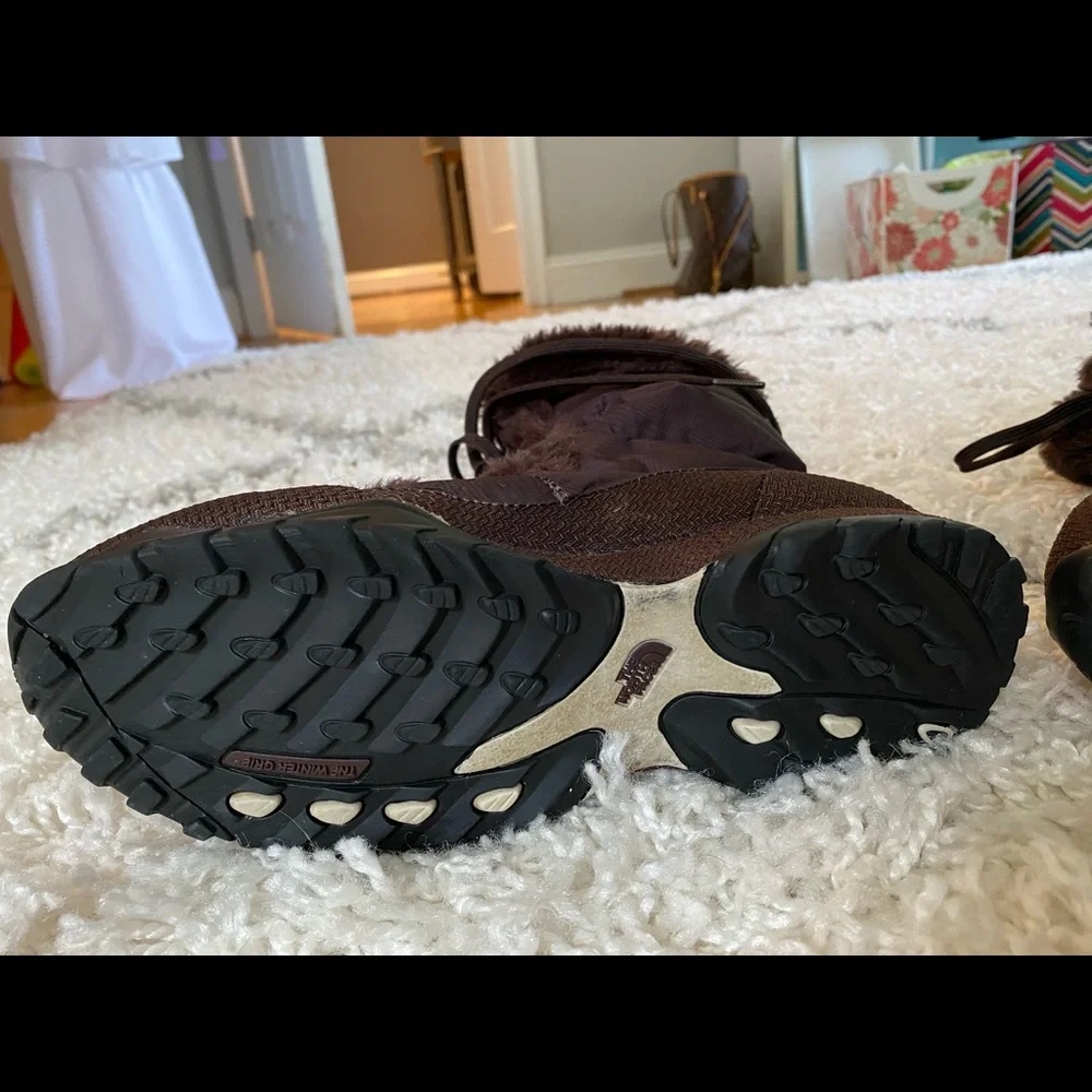 The North Face Women’s Brown Insulated Winter Snow/Rain Boots - Picture 3 of 6